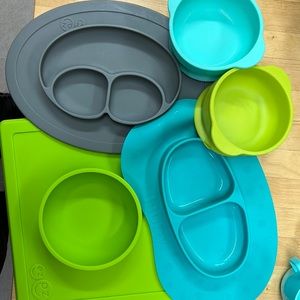 Silicone feeding bowls and plates